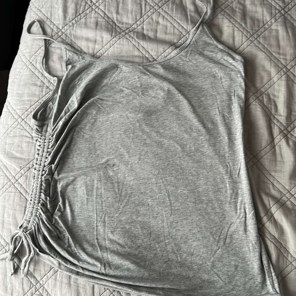 lululemon grey tank top